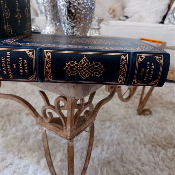 The Magic Mountain by Thomas Mann - Picture 1 of 6